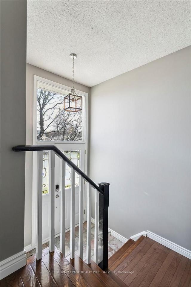 2543 Cavendish Dr, House detached with 3 bedrooms, 3 bathrooms and 4 parking in Burlington ON | Image 19
