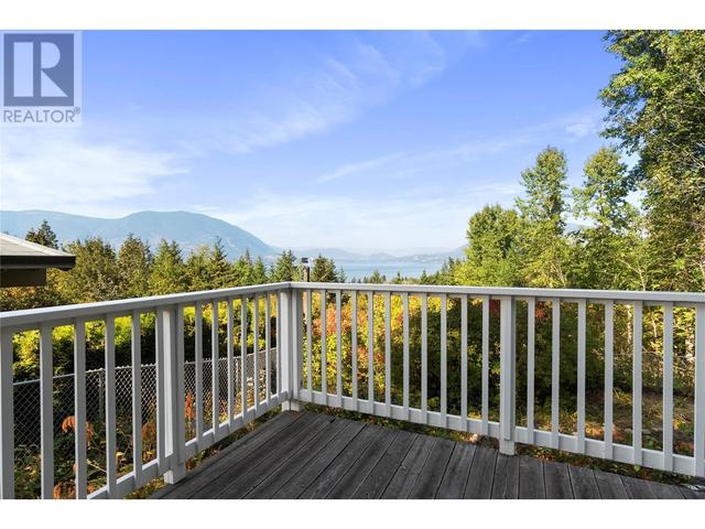 1651 2nd Avenue Ne, House detached with 4 bedrooms, 2 bathrooms and null parking in Salmon Arm BC | Image 46
