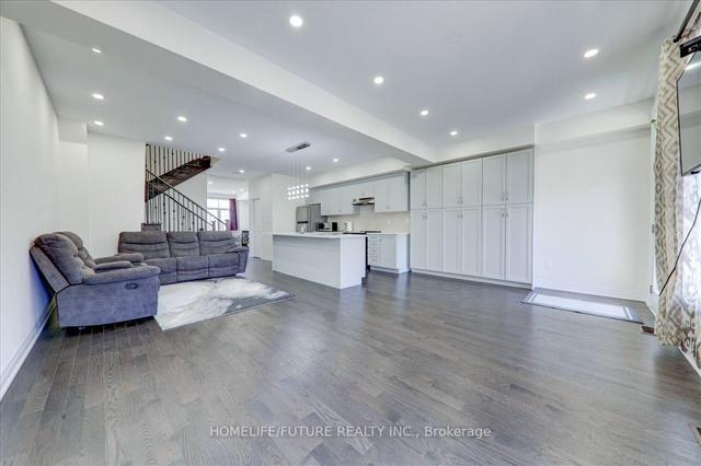 319 Kirkham Dr, House attached with 3 bedrooms, 4 bathrooms and 4 parking in Markham ON | Image 11
