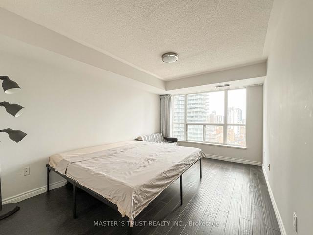 2308 - 909 Bay St, Condo with 2 bedrooms, 2 bathrooms and 1 parking in Toronto ON | Image 6