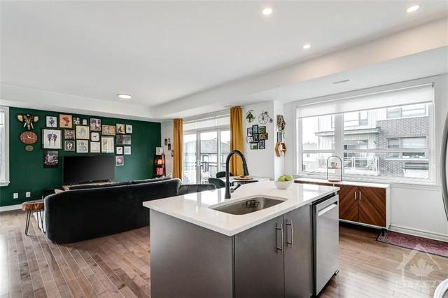 30 Carabiner Private, House attached with 3 bedrooms, 3 bathrooms and 2 parking in Ottawa ON | Image 12
