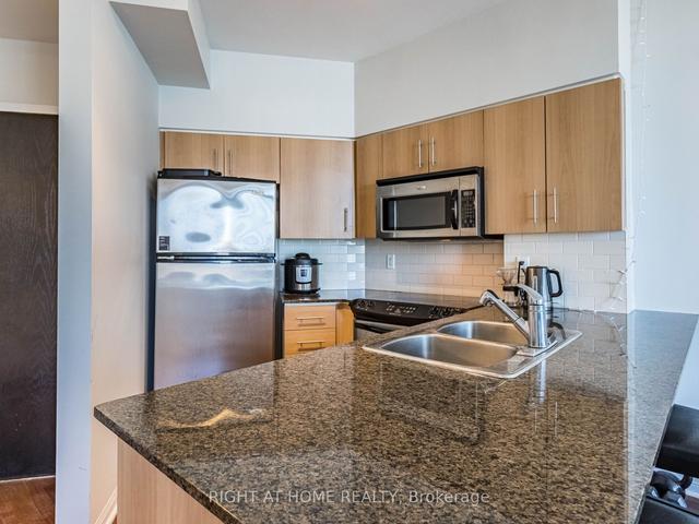 1212 - 15 Windermere Ave, Condo with 1 bedrooms, 1 bathrooms and 1 parking in Toronto ON | Image 2