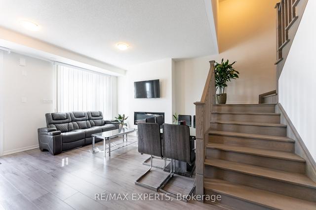 1 - 620 Rexdale Blvd, Townhouse with 3 bedrooms, 3 bathrooms and 1 parking in Toronto ON | Image 2