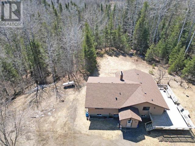 7309 Pursainen Road, House detached with 4 bedrooms, 2 bathrooms and null parking in Thunder Bay ON | Image 2