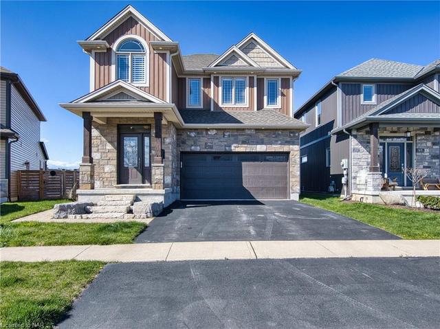 19 Moes Crescent, House detached with 3 bedrooms, 3 bathrooms and 4 parking in St. Catharines ON | Image 1