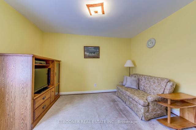22 Burwood Rd, House detached with 3 bedrooms, 3 bathrooms and 3 parking in Toronto ON | Image 7