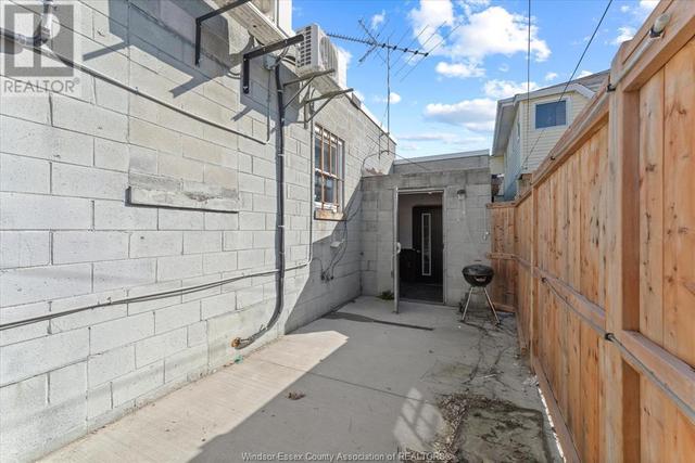 1151 Drouillard, House other with 0 bedrooms, 0 bathrooms and null parking in Windsor ON | Image 30