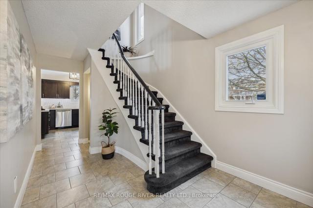 19 Canadian Oaks Dr, House detached with 3 bedrooms, 3 bathrooms and 1 parking in Whitby ON | Image 37