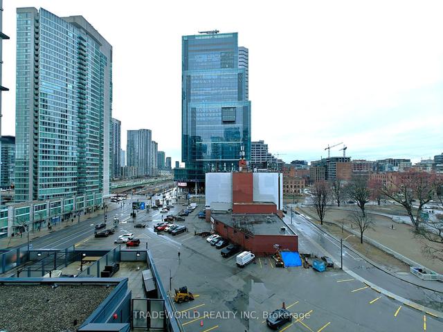 717 - 352 Front St W, Condo with 1 bedrooms, 1 bathrooms and 0 parking in Toronto ON | Image 4