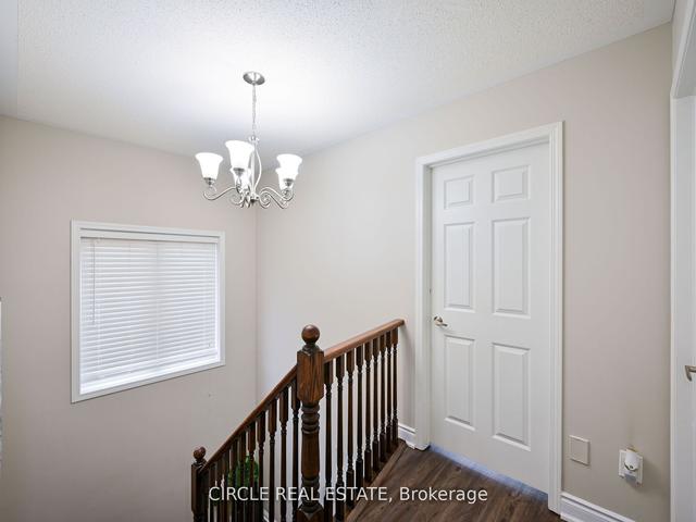914 Raftis Cres, House semidetached with 3 bedrooms, 3 bathrooms and 2 parking in Milton ON | Image 6