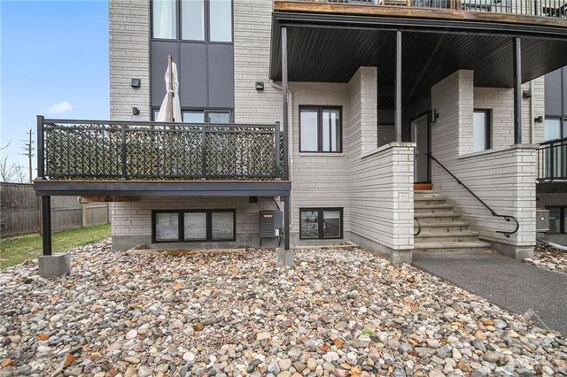 a - 442 Via Verona Street, House attached with 2 bedrooms, 2 bathrooms and 1 parking in Ottawa ON | Image 2