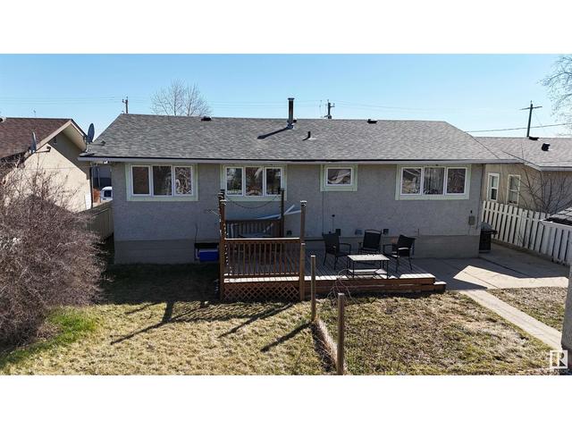 4740 46 St, House detached with 4 bedrooms, 2 bathrooms and null parking in Drayton Valley AB | Image 4