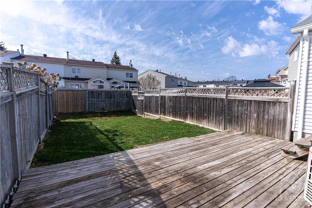 2104 Sacramento Drive, Townhouse with 3 bedrooms, 2 bathrooms and 3 parking in Ottawa ON | Image 28