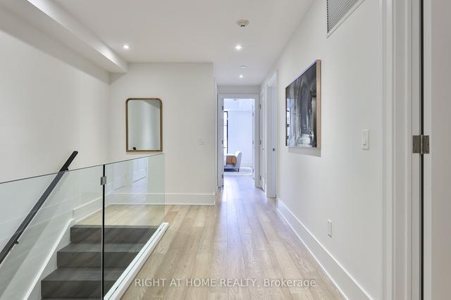 111 - 36 Birch Ave, Townhouse with 2 bedrooms, 3 bathrooms and 2 parking in Toronto ON | Image 7