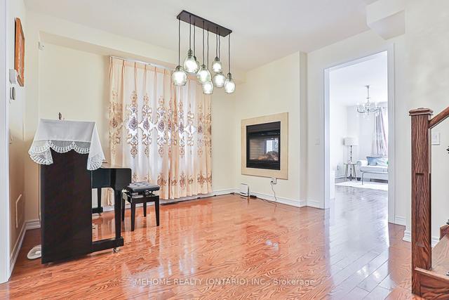 138 Memon Pl, House semidetached with 3 bedrooms, 4 bathrooms and 3 parking in Markham ON | Image 37