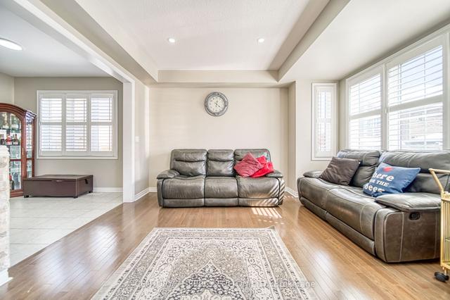 18 Bernadino St, House semidetached with 4 bedrooms, 4 bathrooms and 4 parking in Brampton ON | Image 7