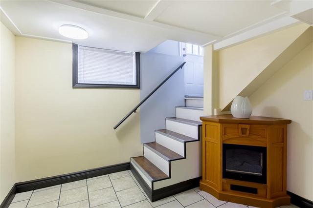 921 West 5th Street, House detached with 3 bedrooms, 2 bathrooms and 4 parking in Hamilton ON | Image 36