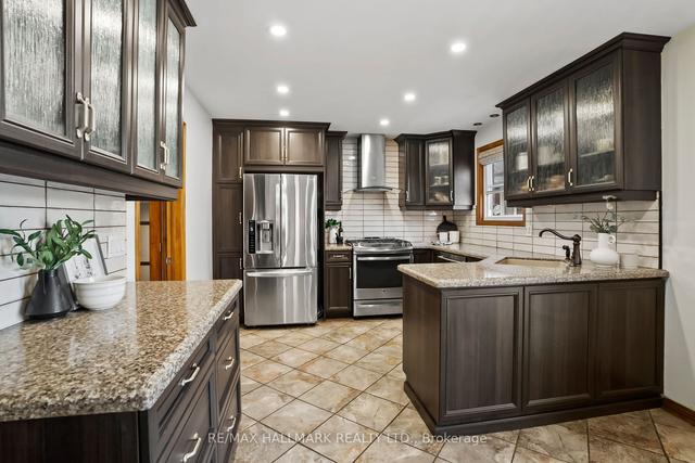 8 Langmaid Crt, House detached with 3 bedrooms, 3 bathrooms and 6 parking in Whitby ON | Image 4