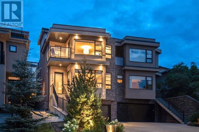 2005 28 Avenue Sw, House semidetached with 3 bedrooms, 3 bathrooms and 2 parking in Calgary AB | Image 3