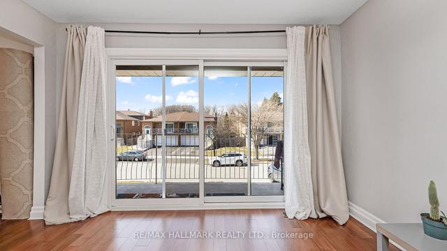 19 Benjamin Boake Tr, House semidetached with 3 bedrooms, 3 bathrooms and 4 parking in Toronto ON | Image 9
