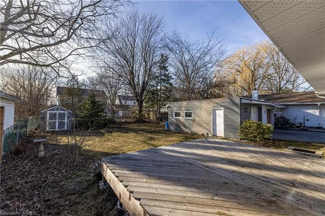 226 Westdale Avenue, House detached with 3 bedrooms, 1 bathrooms and 3 parking in Kingston ON | Image 33