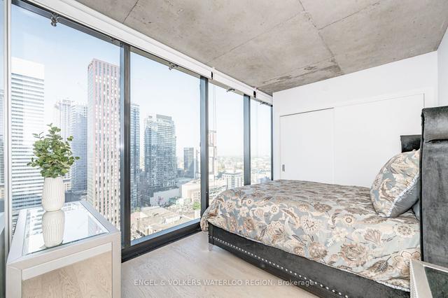 2406 - 224 King St W, Condo with 2 bedrooms, 1 bathrooms and 1 parking in Toronto ON | Image 6