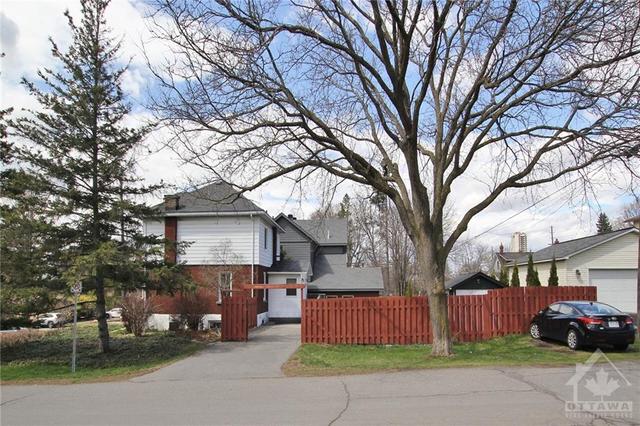 445 Hartleigh Avenue, House detached with 3 bedrooms, 2 bathrooms and 3 parking in Ottawa ON | Image 29