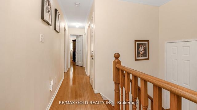 19 Ridgefield Crt, House detached with 4 bedrooms, 4 bathrooms and 5 parking in Brampton ON | Image 10