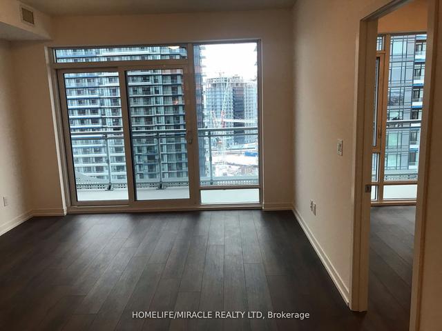1303 - 2520 Eglinton Ave W, Condo with 1 bedrooms, 2 bathrooms and 1 parking in Mississauga ON | Image 15