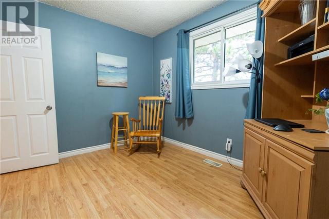 912 Madeleine Avenue, House detached with 4 bedrooms, 2 bathrooms and null parking in Greater Sudbury ON | Image 27