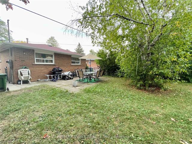 62 Avening Dr, House detached with 3 bedrooms, 2 bathrooms and 4 parking in Toronto ON | Image 15