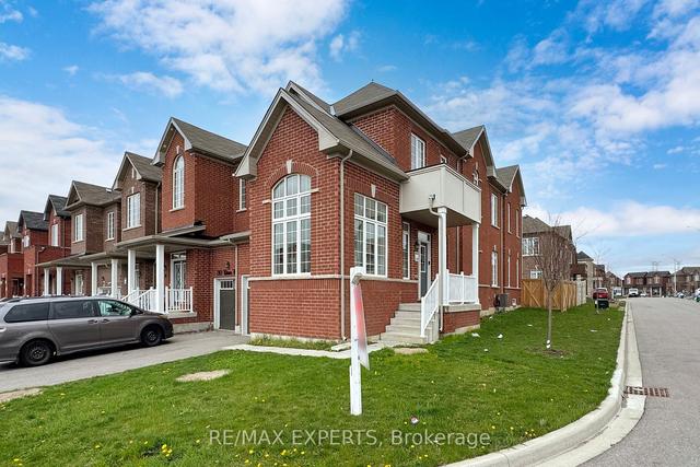 32 Titan Tr, House attached with 4 bedrooms, 4 bathrooms and 3 parking in Markham ON | Image 12