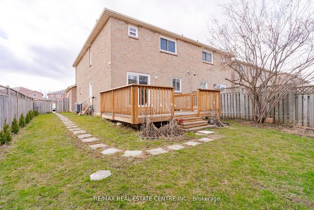 37 Ebby Ave, House semidetached with 3 bedrooms, 4 bathrooms and 5 parking in Brampton ON | Image 31