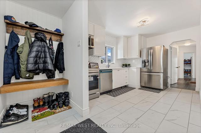 90 Westcroft Dr, House detached with 3 bedrooms, 2 bathrooms and 4 parking in Toronto ON | Image 37