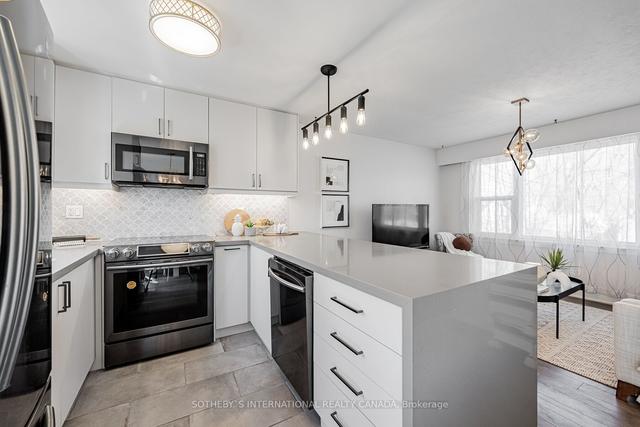 4075a Lawrence Ave E, House detached with 2 bedrooms, 1 bathrooms and 4 parking in Toronto ON | Image 4