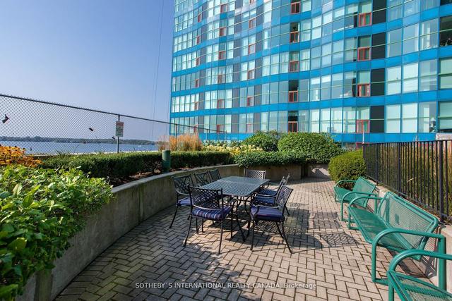 3701 - 77 Harbour Sq, Condo with 3 bedrooms, 3 bathrooms and 1 parking in Toronto ON | Image 25