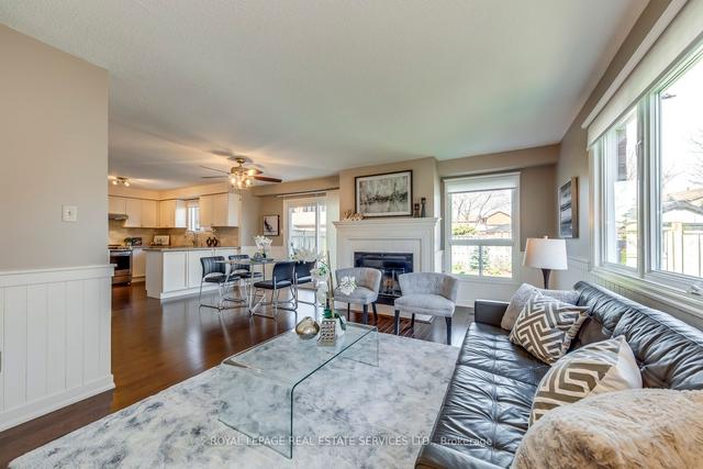 3087 Cascade Crt, House detached with 4 bedrooms, 3 bathrooms and 6 parking in Mississauga ON | Image 2