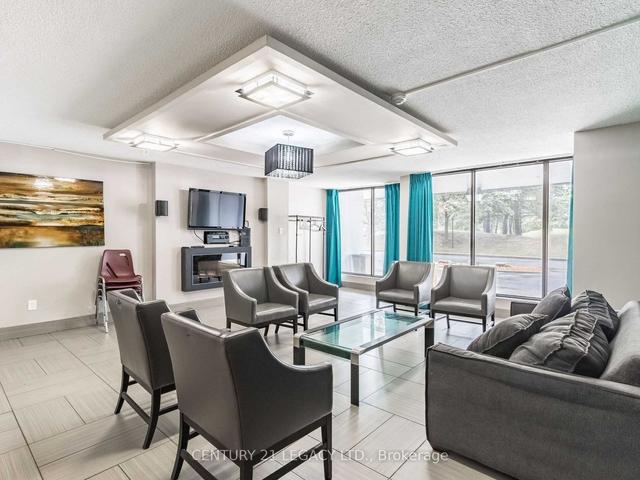 1711 - 15 Kensington Rd, Condo with 2 bedrooms, 2 bathrooms and 1 parking in Brampton ON | Image 15