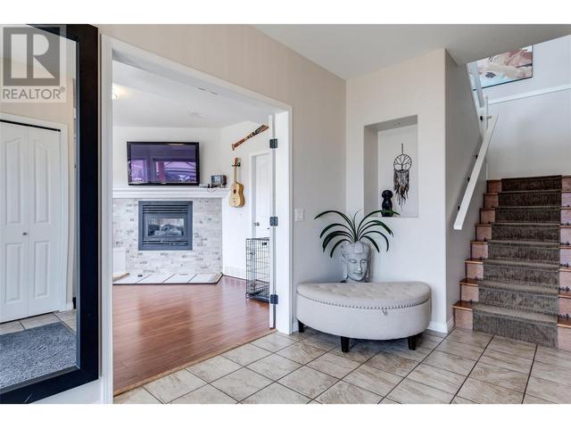 2680 Copper Ridge Drive, House detached with 3 bedrooms, 3 bathrooms and 2 parking in West Kelowna BC | Image 5