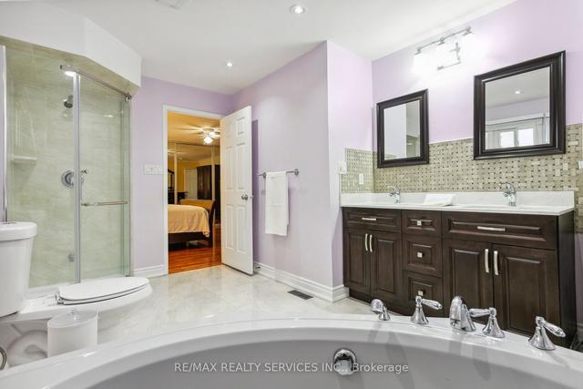 36 Smye Crt, House detached with 4 bedrooms, 4 bathrooms and 6 parking in Brampton ON | Image 21