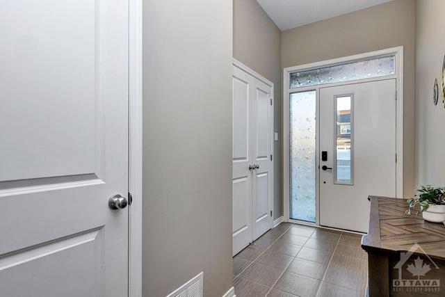 405 Cope Drive, Townhouse with 3 bedrooms, 3 bathrooms and 2 parking in Ottawa ON | Image 2