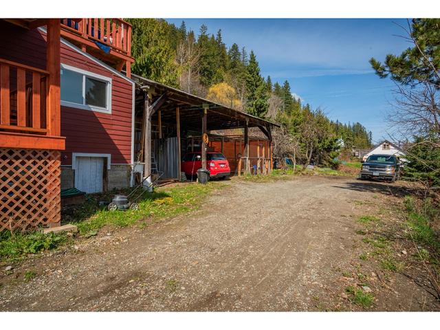 3553 Sprague Street, House detached with 2 bedrooms, 2 bathrooms and null parking in Central Kootenay D BC | Image 17