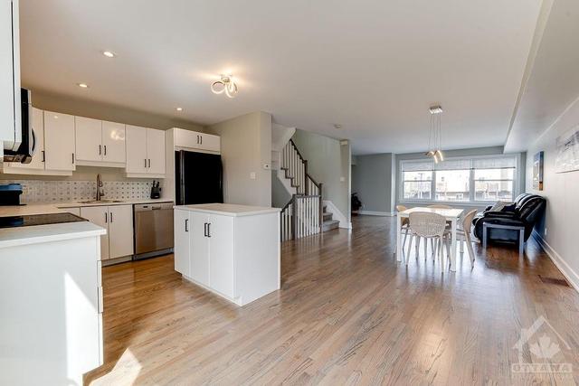 g - 320 Boudreau Street, Townhouse with 3 bedrooms, 3 bathrooms and 2 parking in Ottawa ON | Image 3