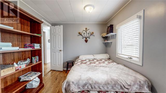 32 Pinegrove Drive, House detached with 2 bedrooms, 1 bathrooms and null parking in Paradise NL | Image 16