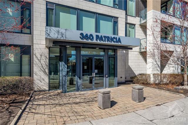 202 - 360 Patricia Avenue, Condo with 2 bedrooms, 2 bathrooms and 1 parking in Ottawa ON | Image 3