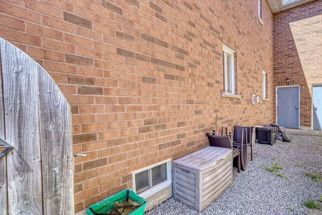 116 Oceanpearl Cres, House attached with 3 bedrooms, 3 bathrooms and 2 parking in Whitby ON | Image 15