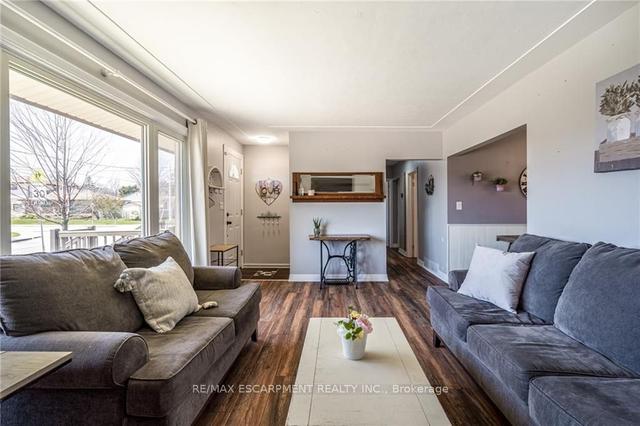 79 Sandalwood Ave, House detached with 4 bedrooms, 2 bathrooms and 5 parking in Hamilton ON | Image 39