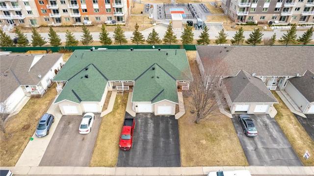 837 Eighth Street, Townhouse with 2 bedrooms, 1 bathrooms and 3 parking in Renfrew ON | Image 2
