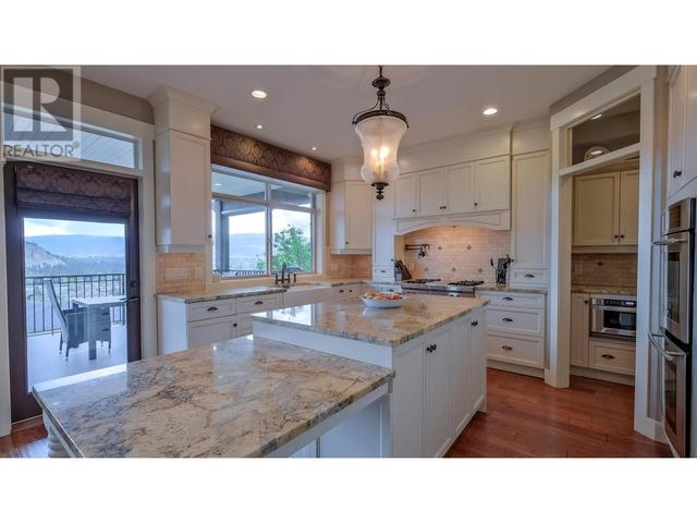 732 Traditions Crescent, House detached with 4 bedrooms, 2 bathrooms and 3 parking in Kelowna BC | Image 24