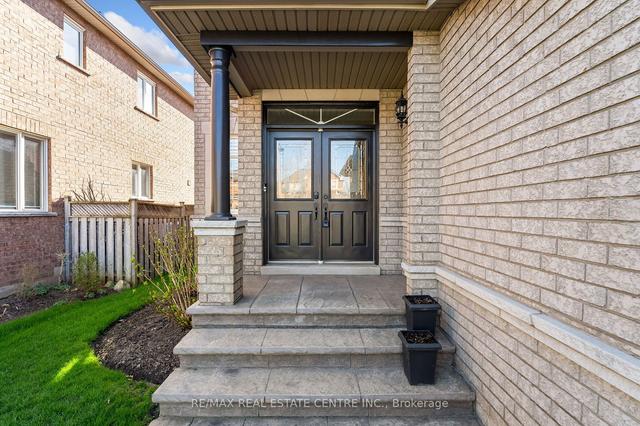 2080 Forestview Tr, House detached with 4 bedrooms, 3 bathrooms and 4 parking in Oakville ON | Image 23